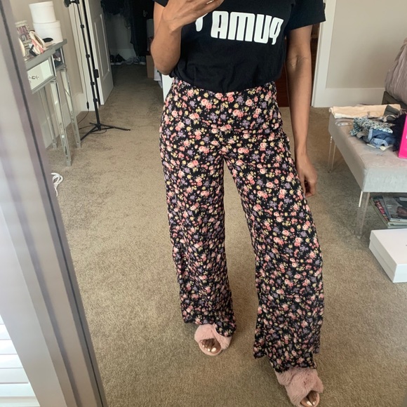 Urban Outfitters Pants - Floral palazzo pants